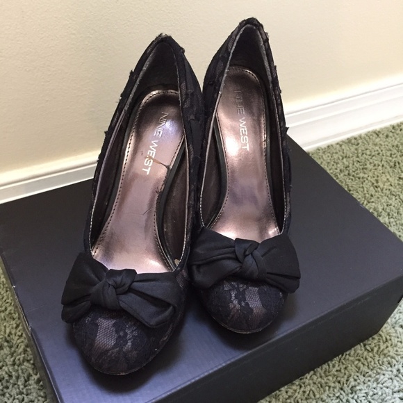 Nine West Black Lace Heels - Picture 2 of 4